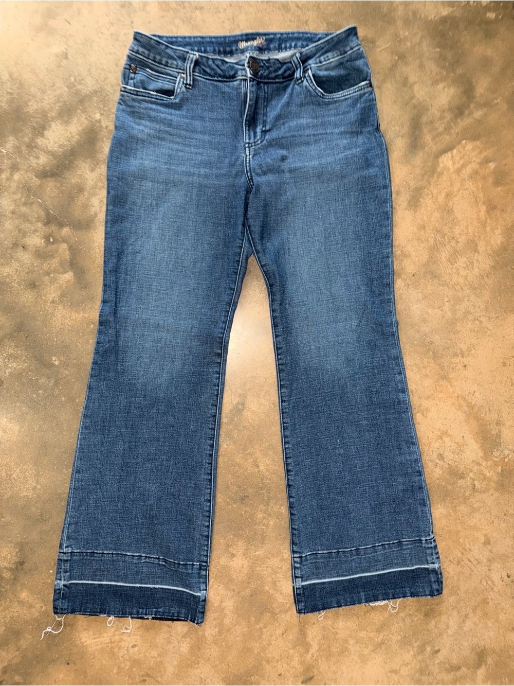 Wrangler 11x30 Mid Rise Trouser Flare Jeans Raw Hem Size 11